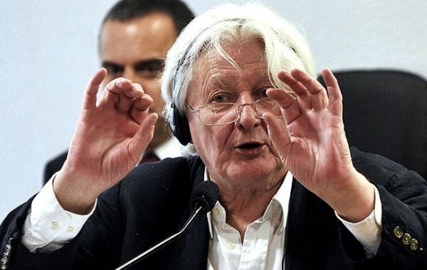 Andrew Jennings no Senado. Foto: Antonio Cruz/Agência Brasil