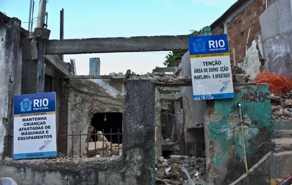 Destroços de demolição no Morro da Providência / Leo Lima