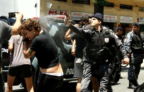 Desocupação de prédio do Rio de Janeiro, dezembro de 2010. Foto: Thais Morelli