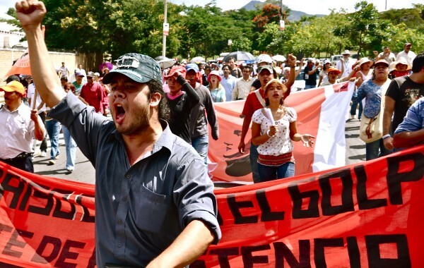 Protestos em Honduras em 2009 / David Nallah