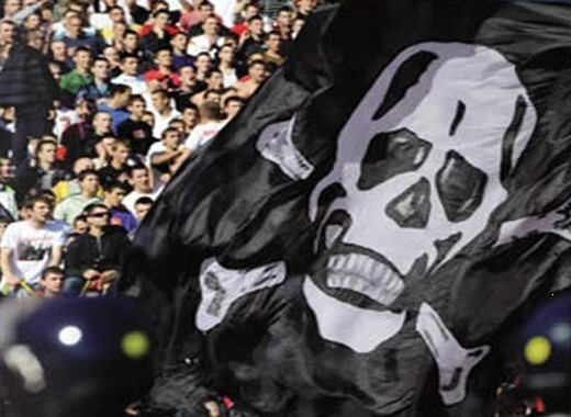 Ano de 2012 bateu recorde de violência: 17 mortes já estão contabilizadas. Crédito: Reprodução da capa do livro "Para Entender a Violência no Futebol"