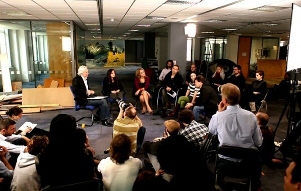 Julian Assange entrevista integrantes do Occupy