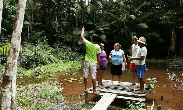 Moradores da comunidade Açaizal, em Santarém (PA), reclamam da contaminação do igarapé por sojeiros/ Foto: Fernanda Ligabue