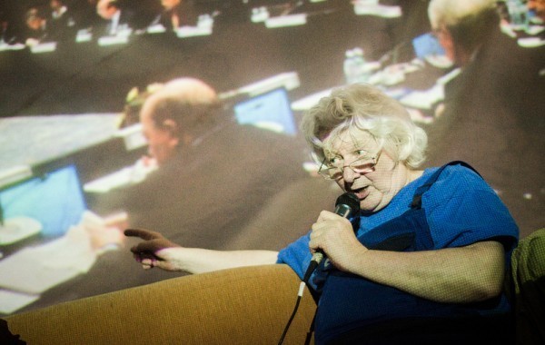 Andrew Jennings falou sobre o jogo sujo da Fifa para uma plateia atenta na Casa Fora do Eixo em SP / Foto: (CC BY-SA) Preliminares