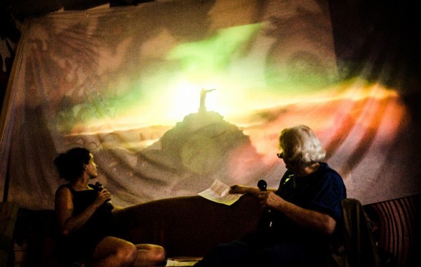 Andrew Jennings falou sobre o jogo sujo da Fifa para uma plateia atenta na Casa Fora do Eixo em SP / Foto: (CC BY-SA) Preliminares