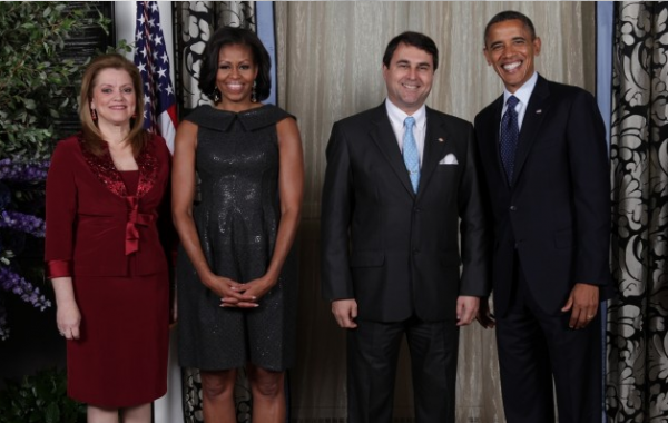 Barack Obama e sua esposa Michelle recebem Federico Franco e a primeira-dama paraguaia em jantar em Nova York em outubro de 2012. Foto: Divulgação