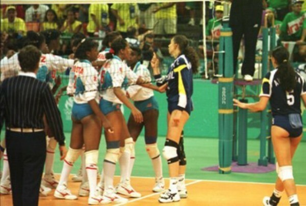 Como jogadora, Ana Moser venceu o bronze em Atlanta (1996). A ex-atacante protagonizou uma briga com as atletas cubanas na semifinal (Foto: Reprodução)
