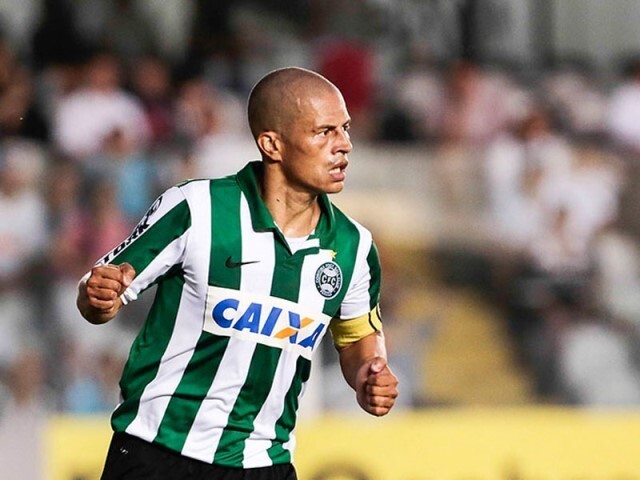 "Abrimos uma porta na qual nós temos que entrar", diz Alex (Foto: Divulgação)