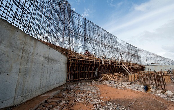Obras no Canal de Derivação da hidrelétrica Belo Monte que está sendo construída em Altamira, no Pará -  Foto Governo Federal - Divulgação (dezembro 2011)