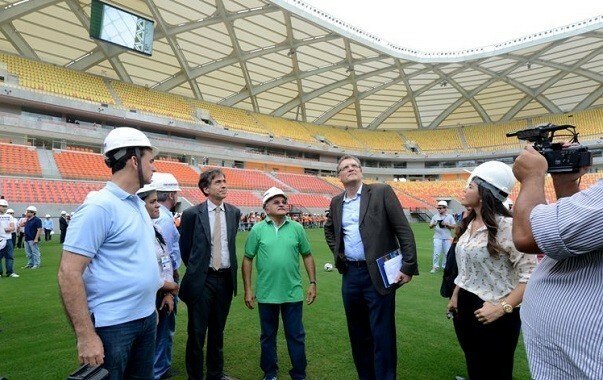Secretário geral da Fifa visita Arena da Amazônia. (Foto Chico Batata - Agecom)
