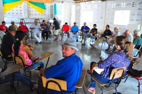 Participantes do Fórum de Preservação e Defesa do Rio Paraíba denunciam irregularidades na atividade de mineração em municípios do Baixo Paraíba (Foto: Mano de Carvalho)