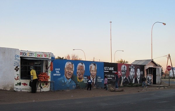 Soweto: durante os jogos, não havia caixa de som por lá, bem diferente das fan fests.