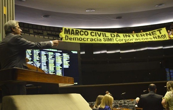 Deputado Molon  (PT-RJ), relator do Marco Civil, era um jovem professor de história que entrou para política com bandeiras ligadas aos direitos humanos.  (Foto: Agência Brasil)
