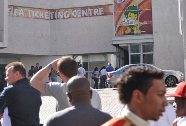 Segundo o jornalista, dirigente da FIFA vendia ingressos no mercado negro (Foto: Marcello Casal Jr/Abr/ Reprodução Portal da Copa) 